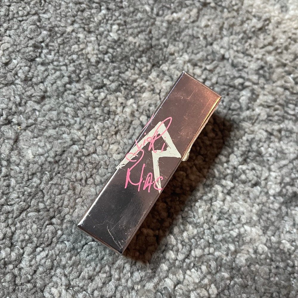 Rihanna x Mac Retro Matte Lipstick